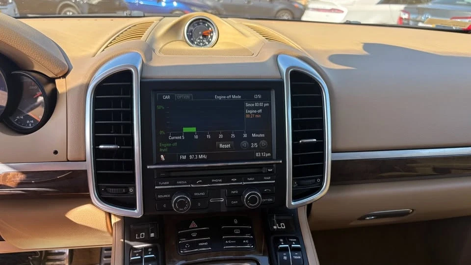 2013 Porsche 958 Cayenne S - Image 16 of 19