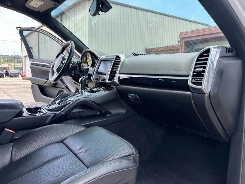 2013 Porsche 958 Cayenne - Image 10 of 14