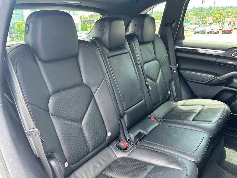 2013 Porsche 958 Cayenne - Image 12 of 14