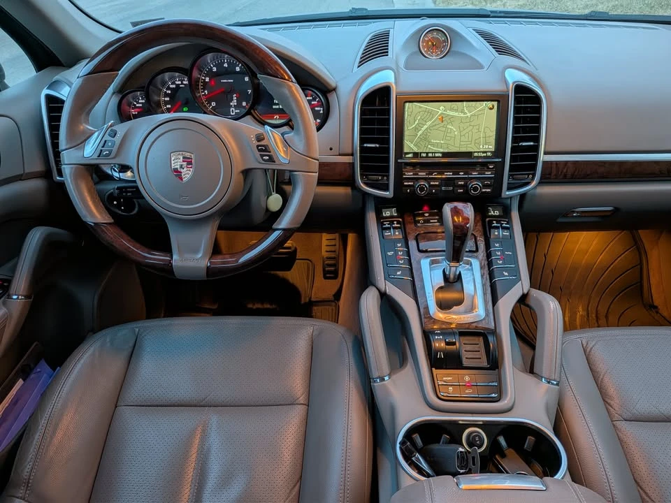 2013 Porsche 958 Cayenne - Image 9 of 17