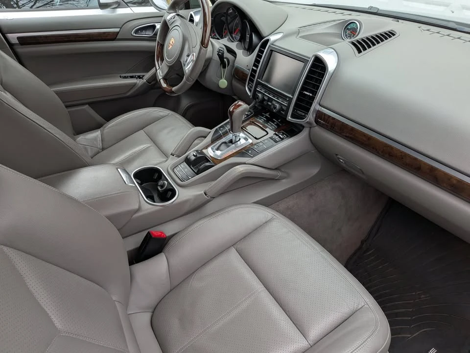 2013 Porsche 958 Cayenne - Image 14 of 17