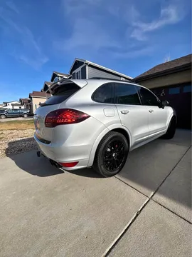2013 Porsche Cayenne GTS