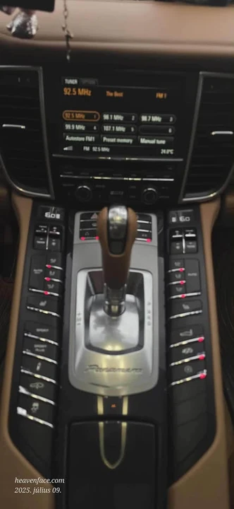 2013 Porsche 970 Panamera - Image 9 of 13