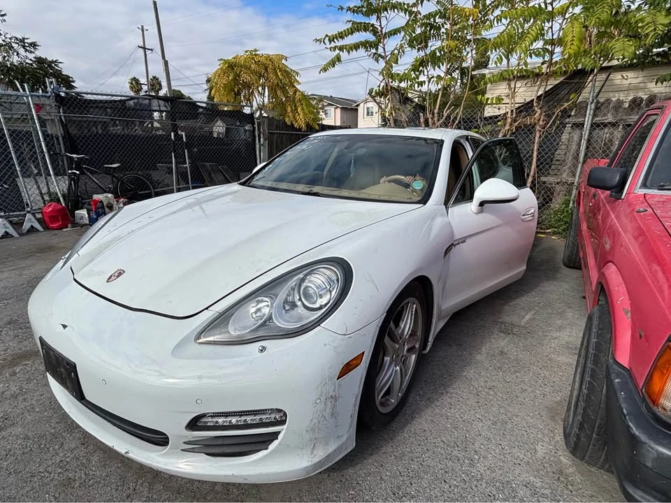 2013 Porsche 970 Panamera - Image 2 of 17