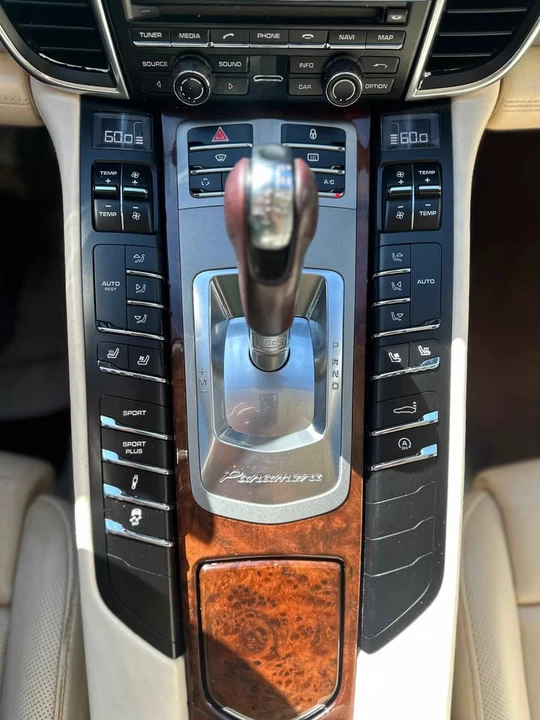 2013 Porsche 970 Panamera - Image 16 of 18