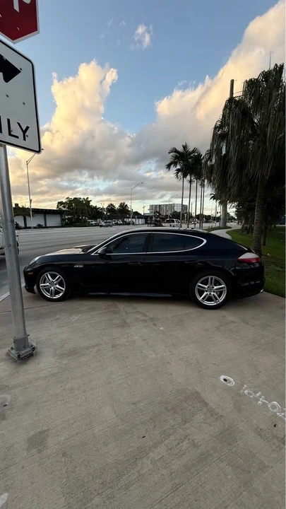 2013 Porsche 970 Panamera 4S - Image 4 of 10