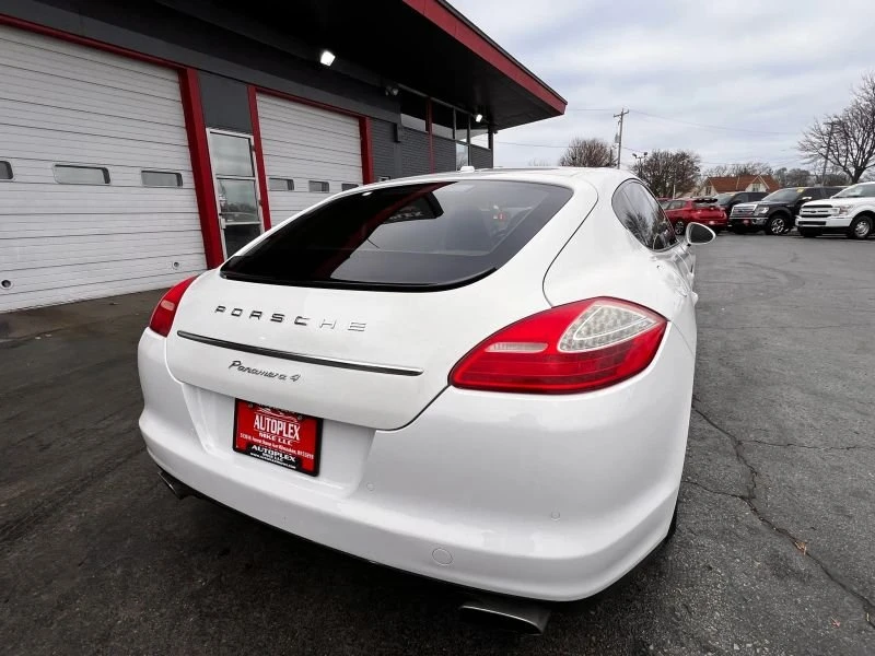 2013 Porsche 970 Panamera - Image 19 of 20