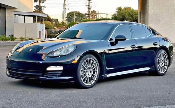2013 Porsche Panamera 4S Sedan