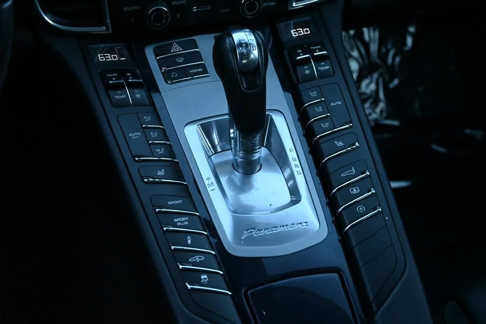 2013 Porsche 970 Panamera 4S - Image 9 of 20