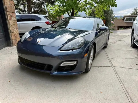 2013 Porsche Panamera GTS Sedan
