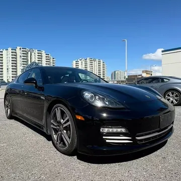 2013 Porsche Panamera Platinum Edition