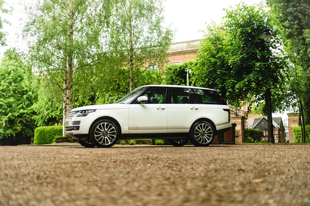 2013 Land Rover Range Rover L322 - Image 13 of 31