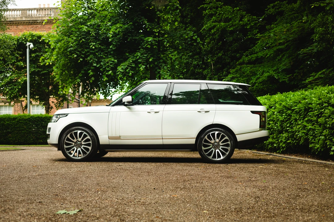 2013 Land Rover Range Rover L322 - Image 8 of 31