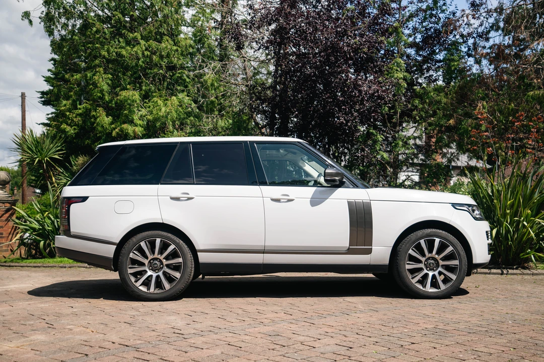 2013 Land Rover Range Rover L405 - Image 9 of 31