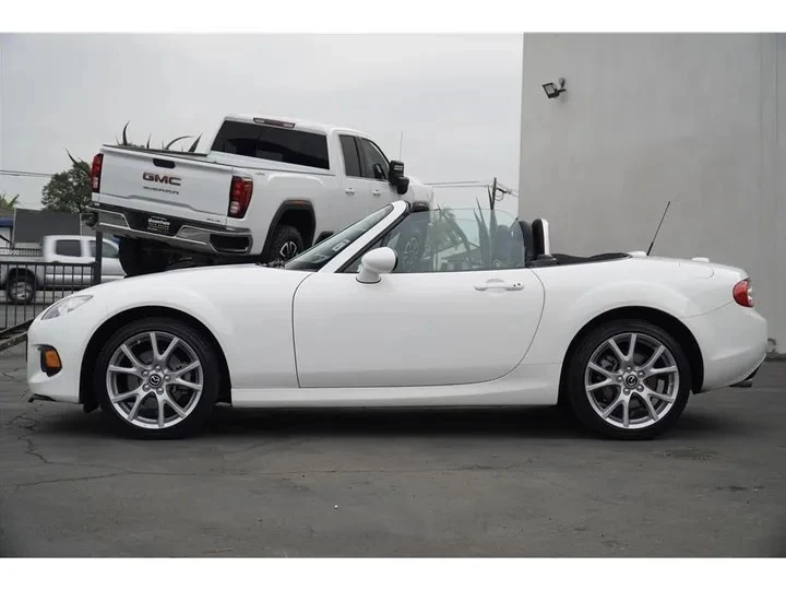 2013 Mazda NC MX-5 Miata - Image 4 of 8