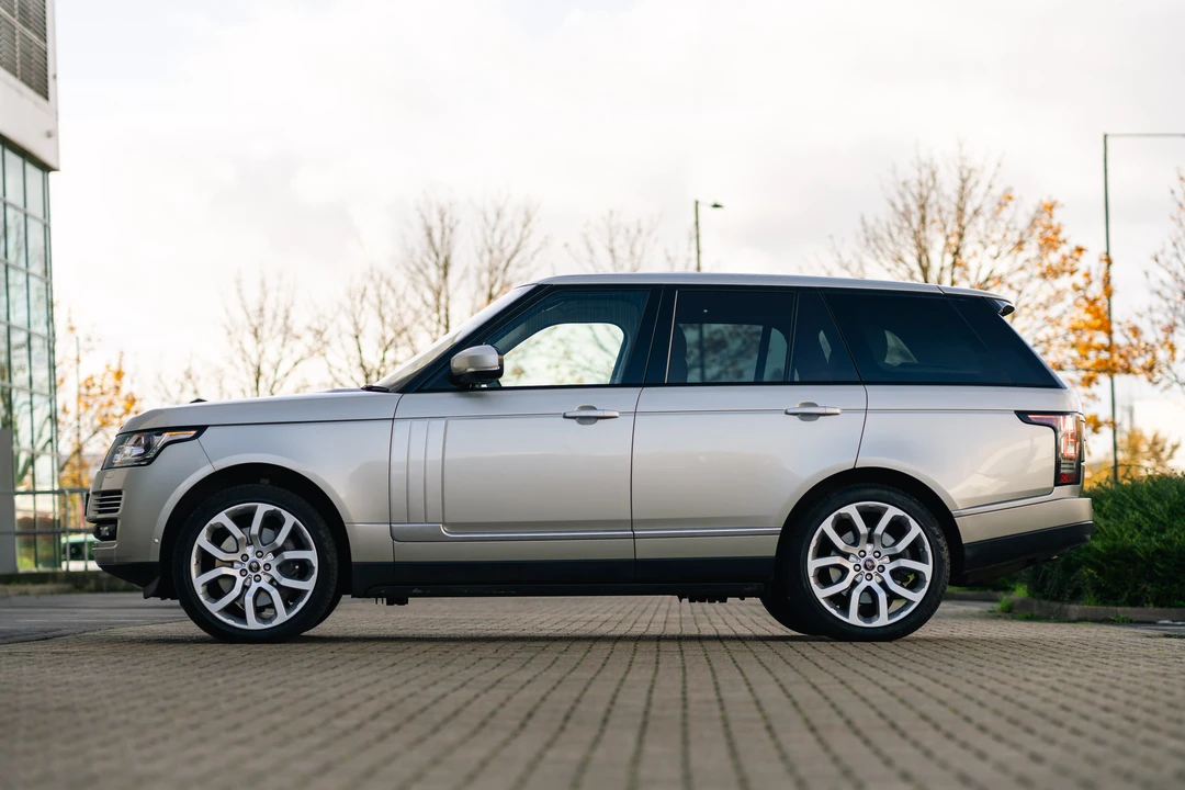 2013 Land Rover Range Rover L405 - Image 5 of 31