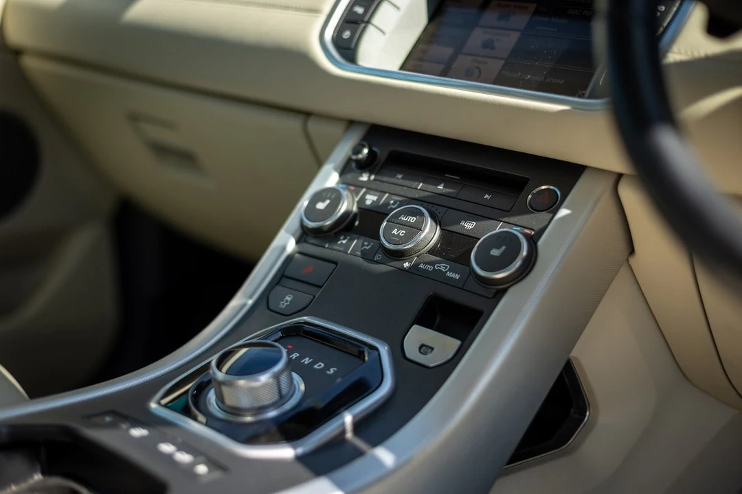 2013 Land Rover Range Rover Evoque 1st Gen - Image 24 of 30