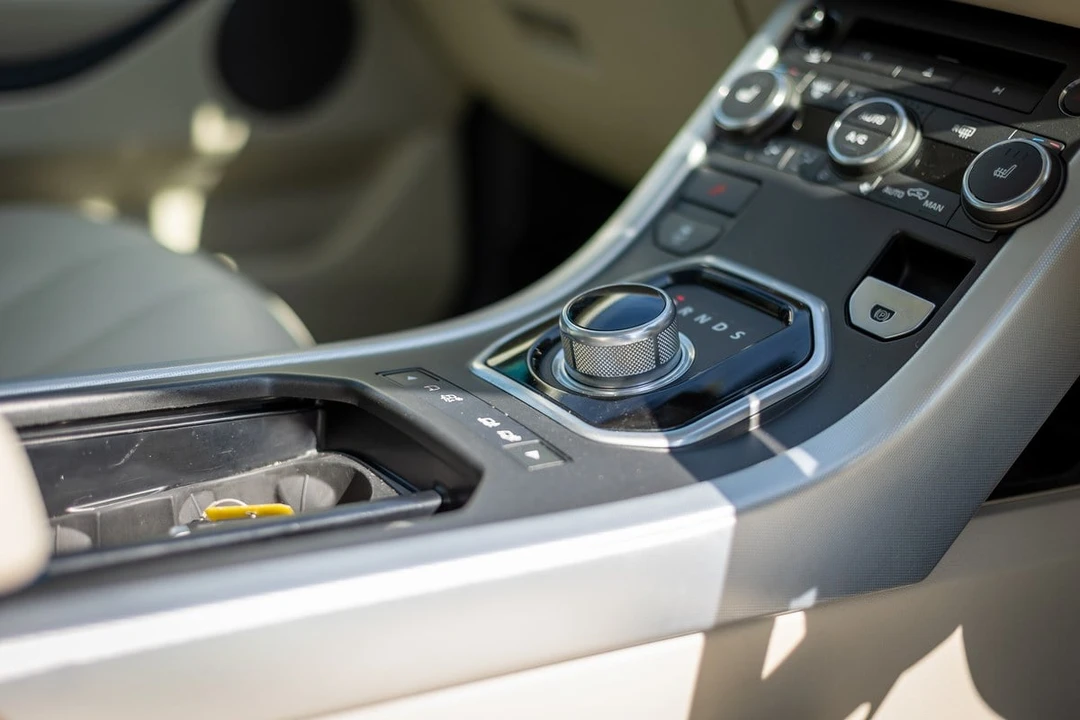 2013 Land Rover Range Rover Evoque 1st Gen - Image 25 of 30
