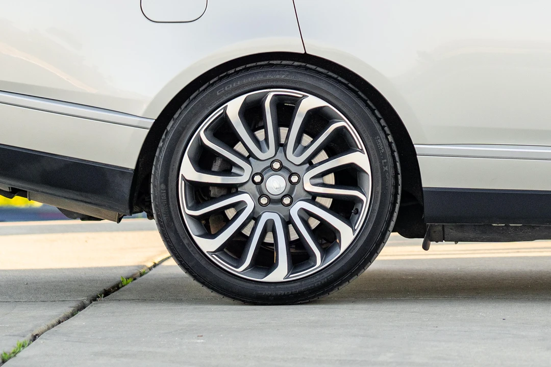 2013 Land Rover Range Rover L405 - Image 19 of 31