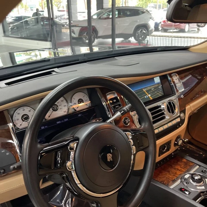 2013 Rolls-Royce Ghost 1st Gen - Image 10 of 16