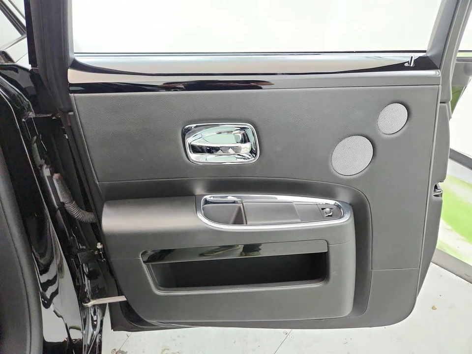 2013 Rolls-Royce Ghost 1st Gen - Image 25 of 31