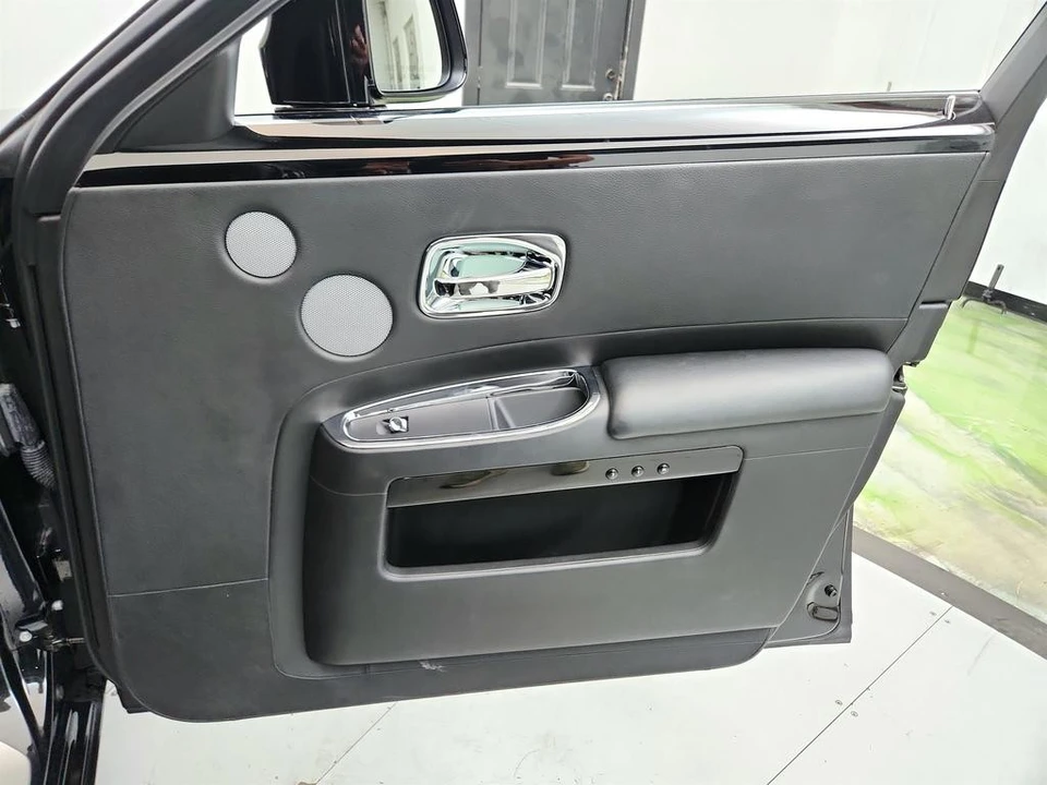 2013 Rolls-Royce Ghost 1st Gen - Image 28 of 31