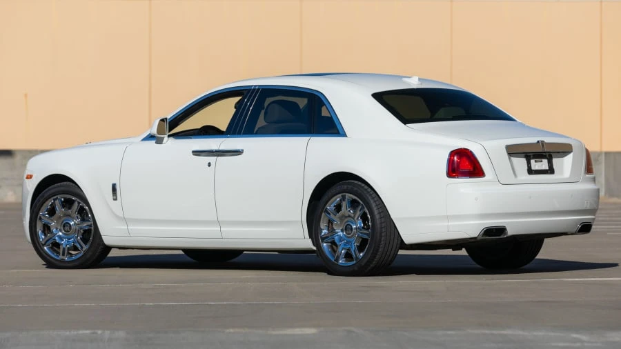 2013 Rolls-Royce Ghost 1st Gen - Image 16 of 31