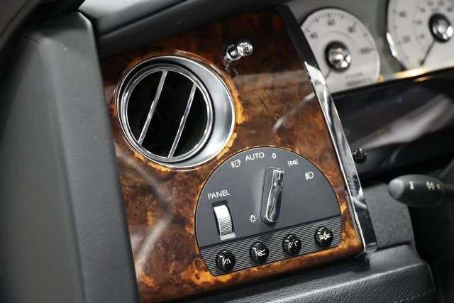 2013 Rolls-Royce Ghost 1st Gen - Image 23 of 31