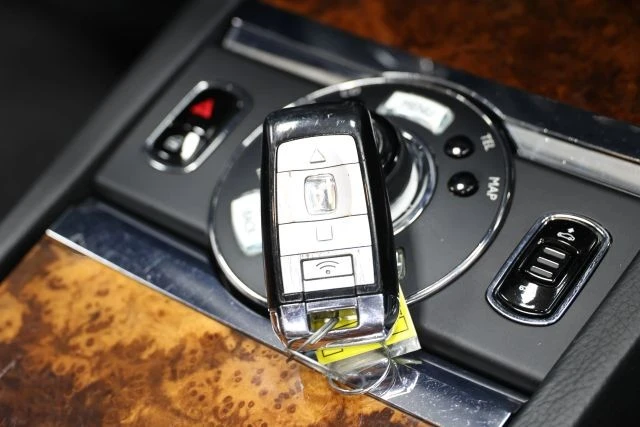 2013 Rolls-Royce Ghost 1st Gen - Image 5 of 31