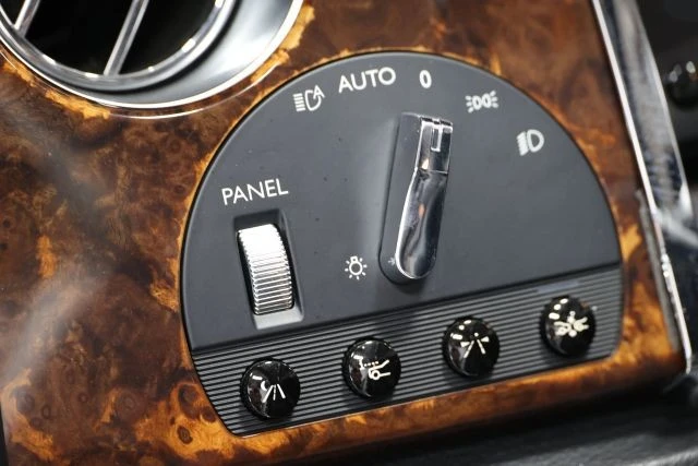 2013 Rolls-Royce Ghost 1st Gen - Image 24 of 31