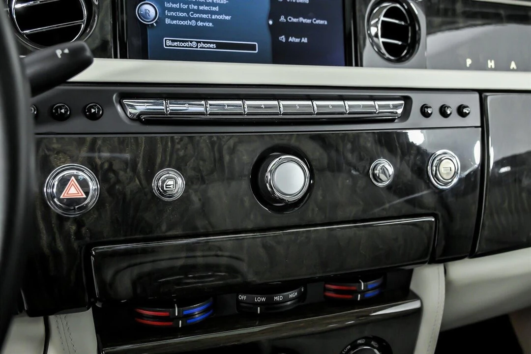 2013 Rolls-Royce Phantom VII - Image 13 of 31
