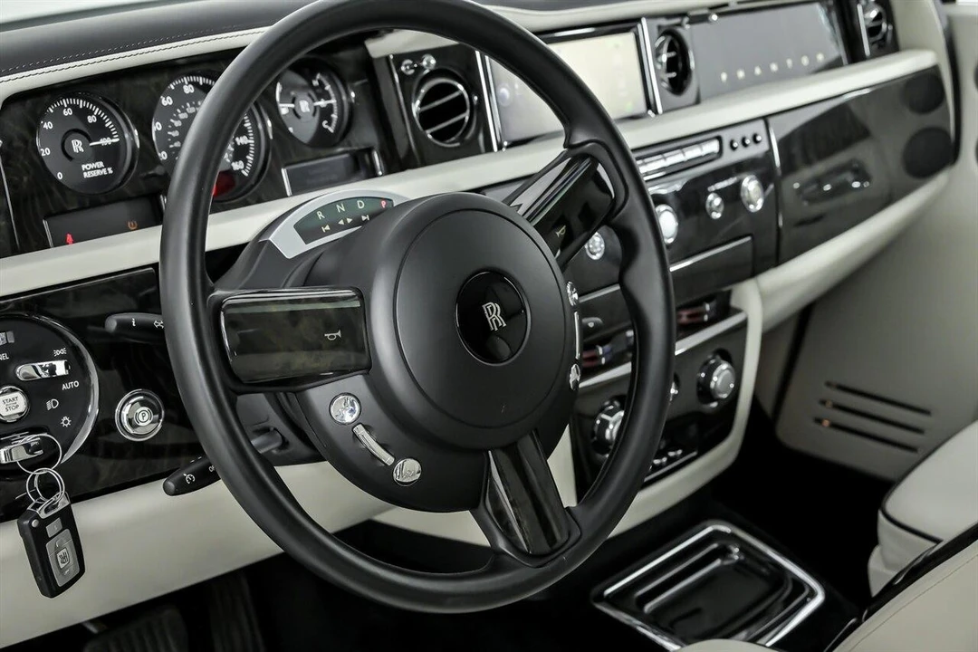 2013 Rolls-Royce Phantom VII - Image 10 of 31