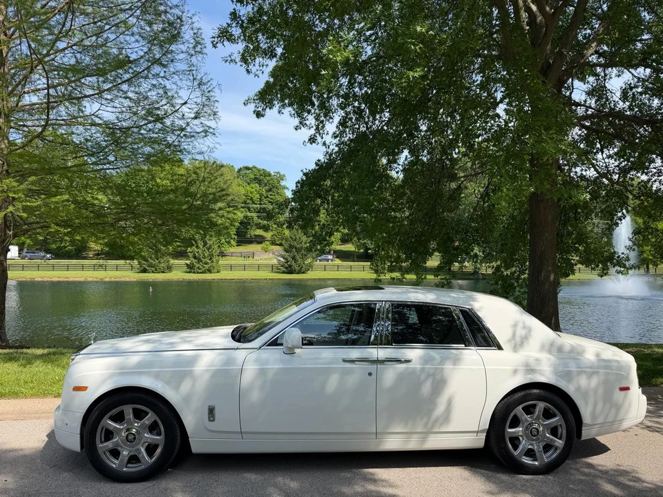 2013 Rolls-Royce Phantom VII - Image 2 of 31