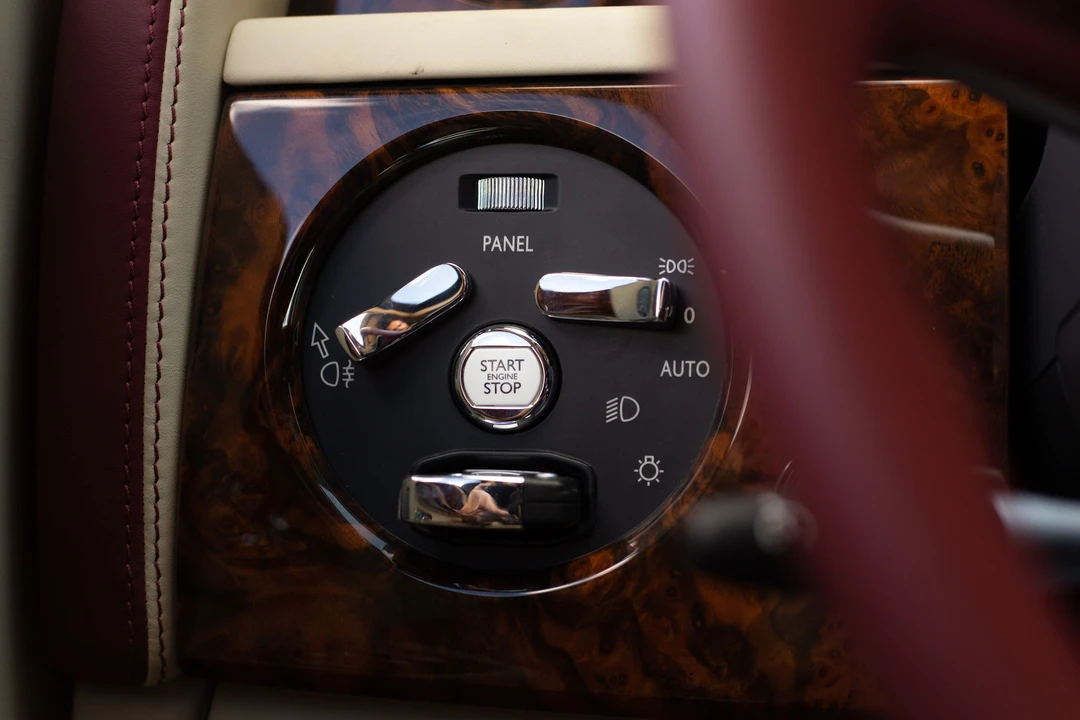 2013 Rolls-Royce Phantom VII - Image 16 of 31