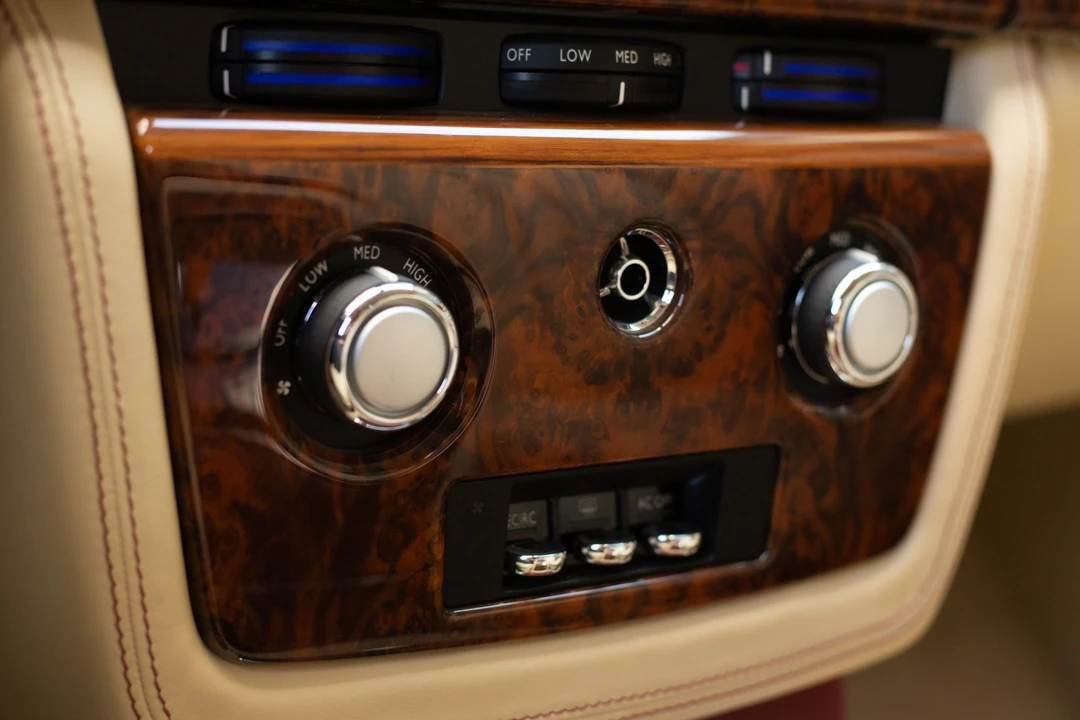 2013 Rolls-Royce Phantom VII - Image 12 of 31