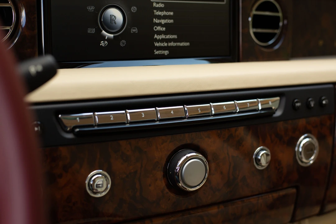 2013 Rolls-Royce Phantom VII - Image 17 of 31