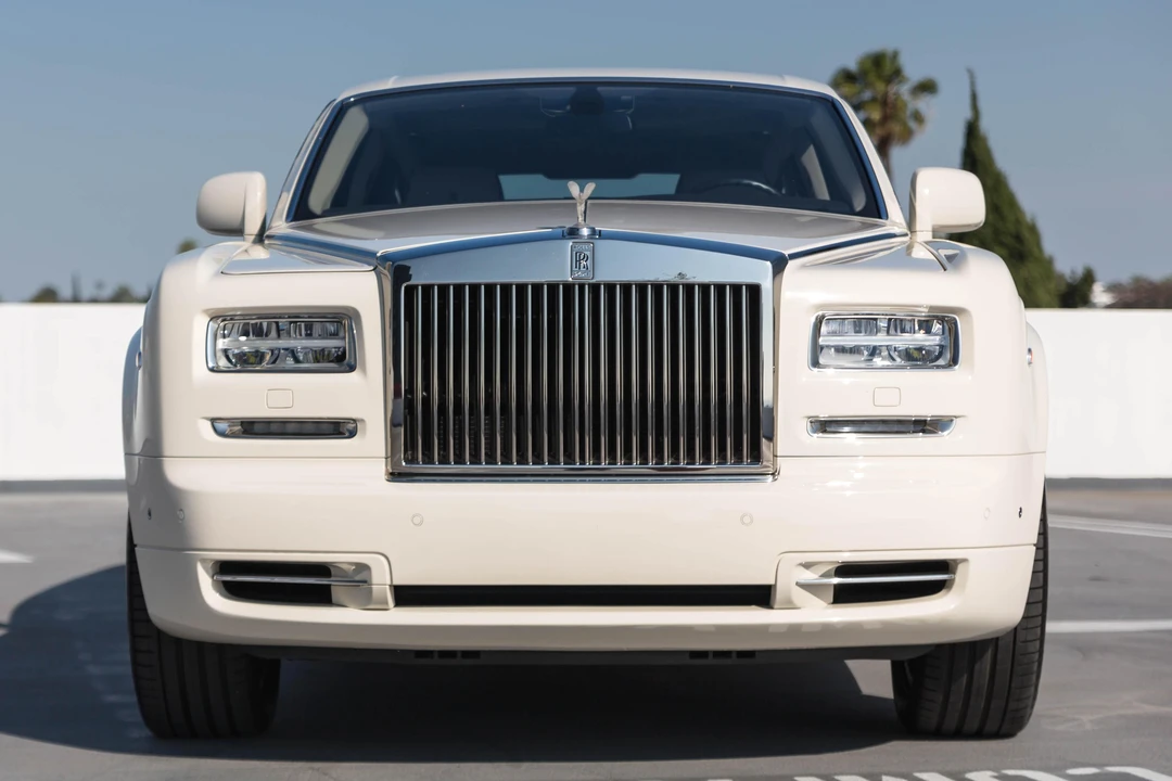 2013 Rolls-Royce Phantom VII - Image 2 of 31