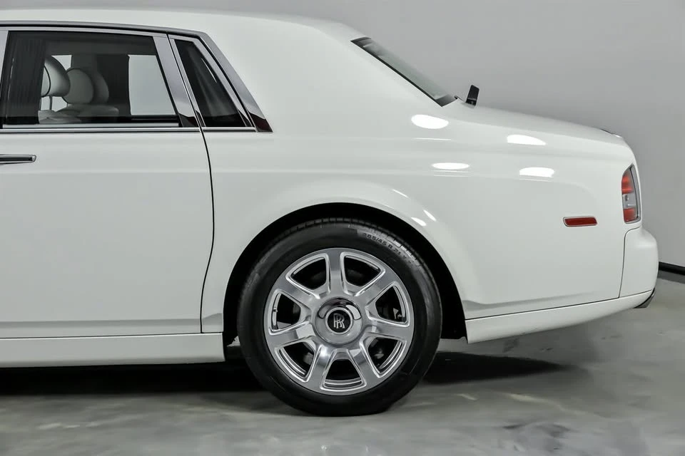 2013 Rolls-Royce Phantom VII - Image 9 of 19