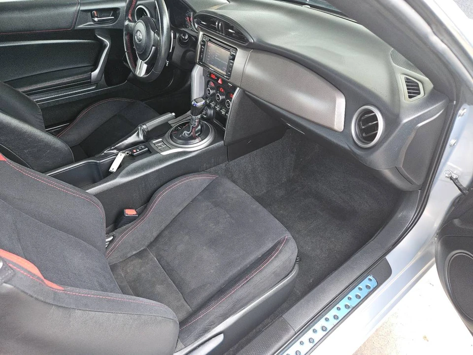 2013 Scion FR-S - Image 10 of 15