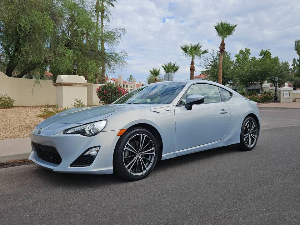 2013 Scion FR-S - Image 2 of 15