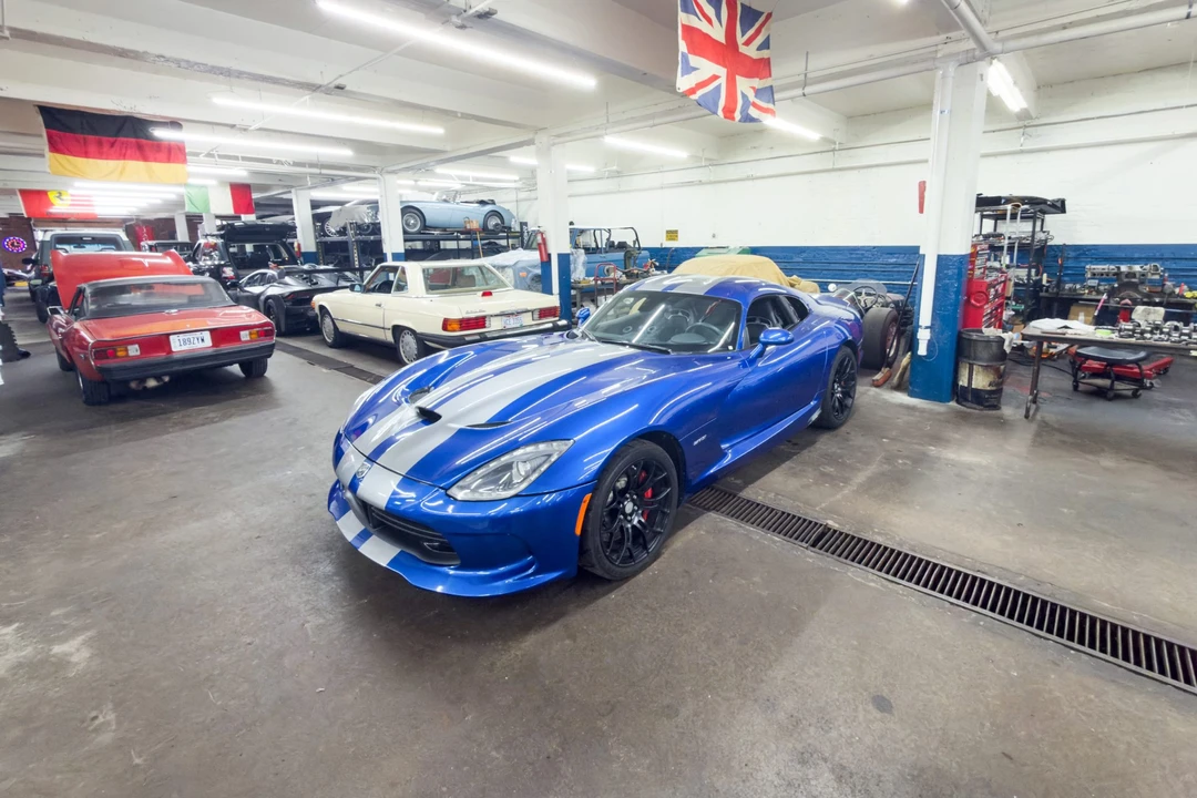 2013 Dodge Viper 5th Gen - Image 2 of 31