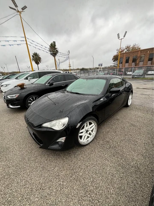 2013 Scion FR-S - Image 2 of 8