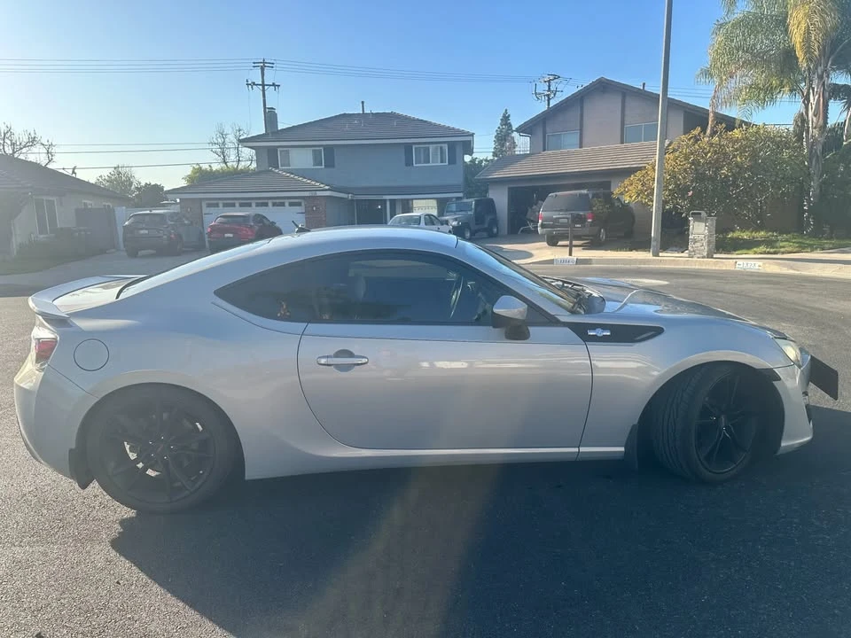 2013 Scion FR-S - Image 2 of 15