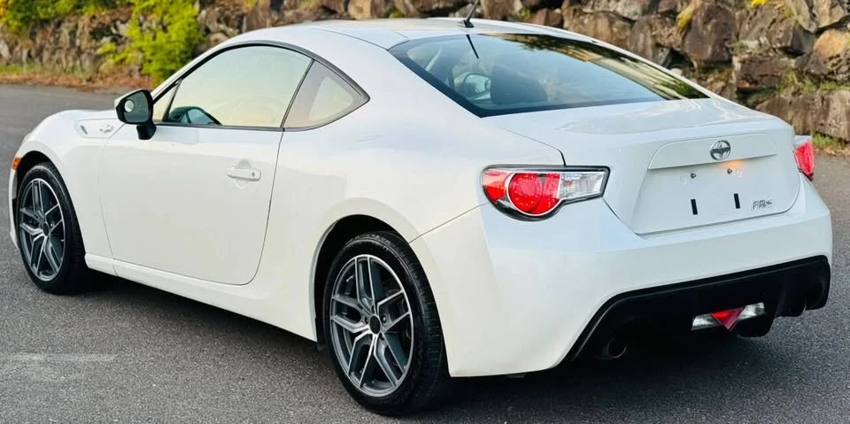 2013 Scion FR-S - Image 2 of 13
