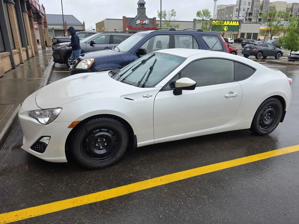 2013 Scion FR-S - Image 2 of 7