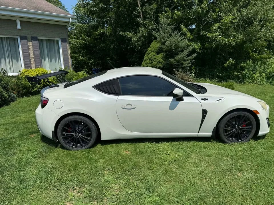 2013 Scion FR-S - Image 2 of 13
