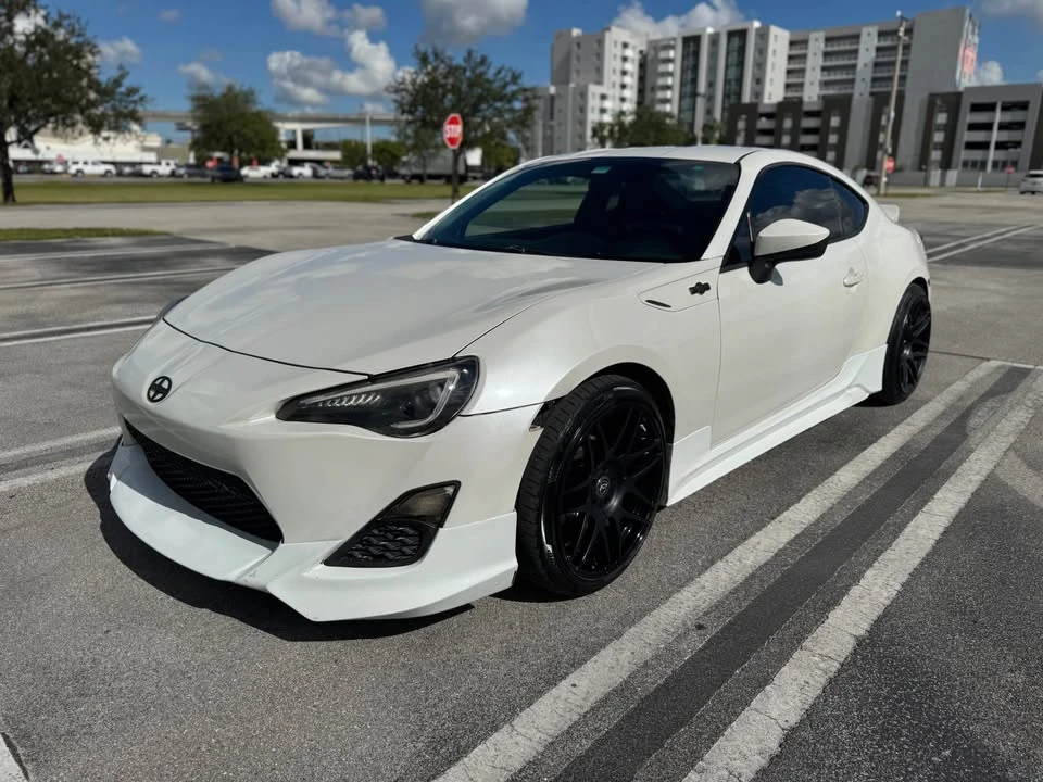 2013 Scion FR-S - Image 2 of 14