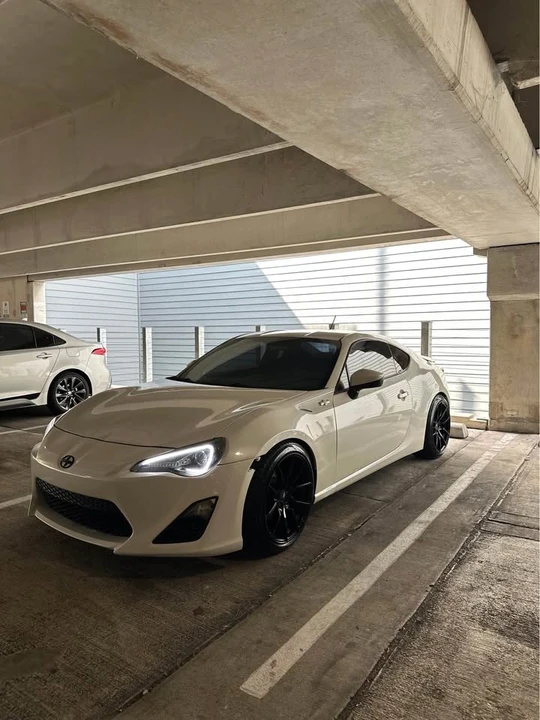 2013 Scion FR-S - Image 2 of 6