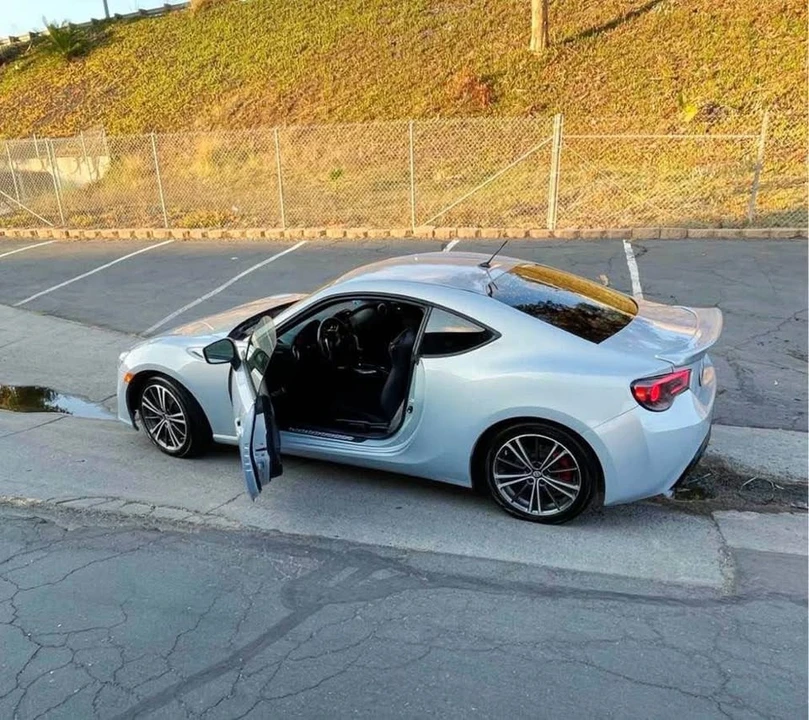 2013 Scion FR-S - Image 4 of 9