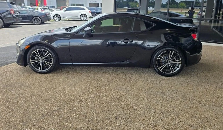 2013 Scion FR-S - Image 4 of 10
